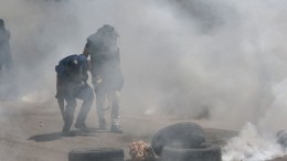 Шумовые гранаты, слезоточивый газ: В Иерусалиме начались беспорядки — видео