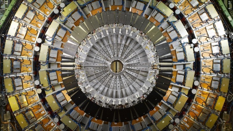 Успешный эксперимент — удалось разогнать ядра свинца в адронном коллайдере