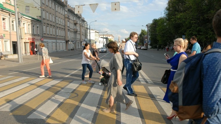 Иномарка сбила пешеходов на востоке Москвы