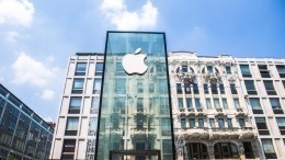 Капитализация Apple превысила триллион долларов