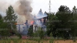 В Мурманской области полыхает здание аэропорта — фото