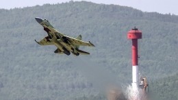 Чем российские Су-35 лучше истребителей-невидимок США