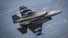 Голландский F-35A сняли низко летящим в «режиме зверя» в горах Сьерра-Невада