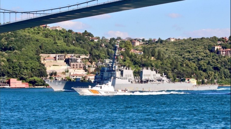 Эсминец ВМС США Carney‍ вошел в акваторию Черного моря