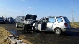 Восемь человек пострадали в лобовом столкновение на трассе «Каспий»