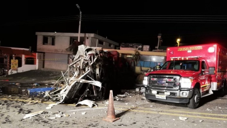 На «повороте смерти» в Эквадоре разбился автобус — погибли 23 человека