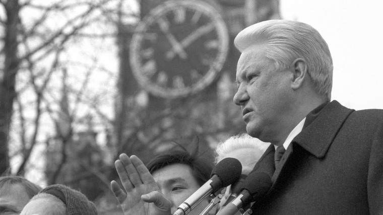 Руцкой шокировал подробностями о поведении Ельцина во время августовского путча‍