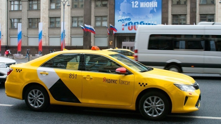 Названы самые популярные и редкие имена московских таксистов