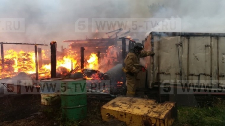 Четыре человека погибли при пожаре в Иркутской области