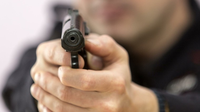 В Москве неизвестный обстрелял сотрудника полиции
