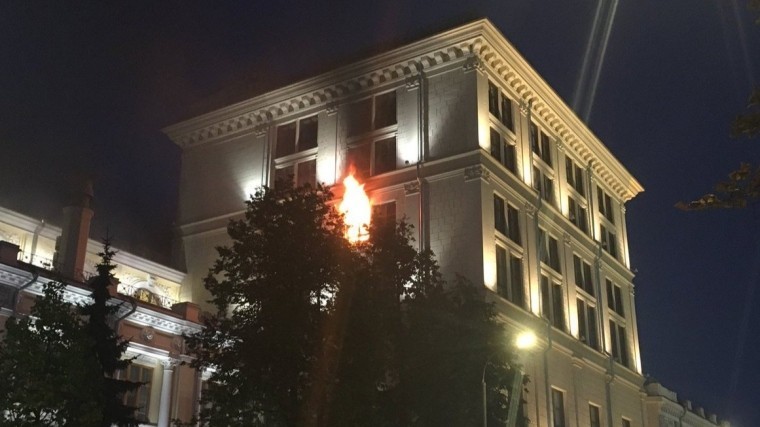 В МЧС рассказали подробности пожара в здании Центробанка РФ
