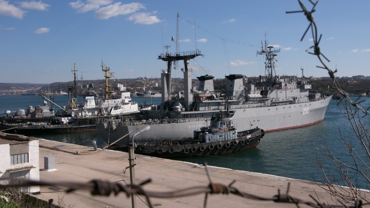На Украине объяснили решение бросить корабли в Крыму