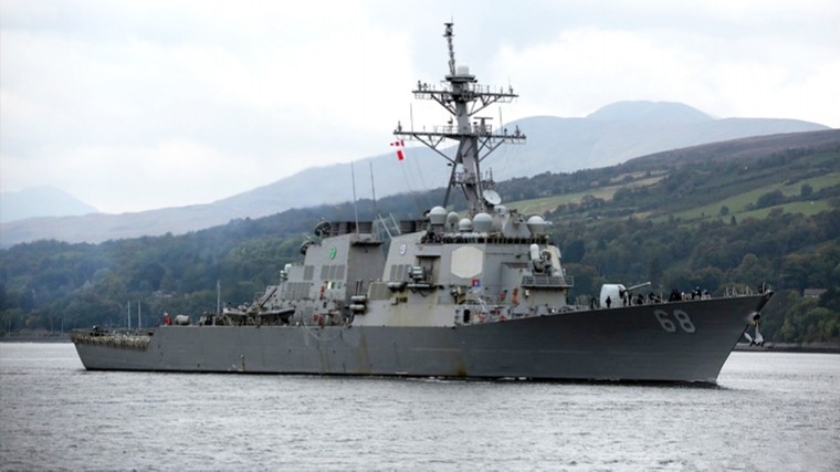 МО РФ: США перебросили эсминец в Персидский залив для удара по Сирии