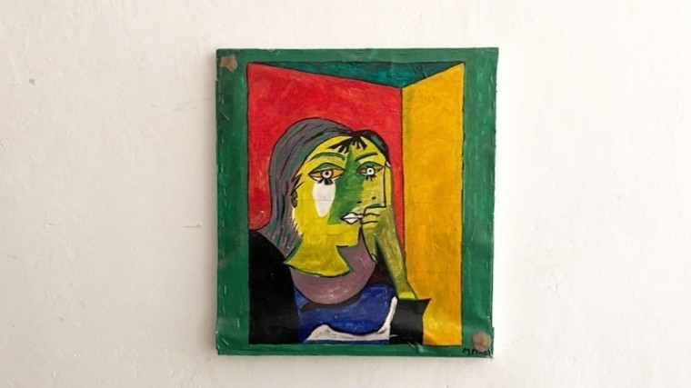 В парадной Петербурга обнаружили картины Пикассо, Малевича и Матисса