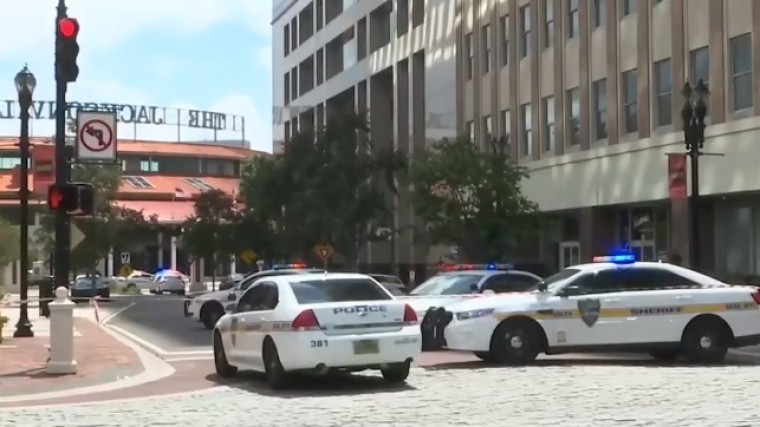 СМИ сообщают о погибших и раненных при стрельбе во Флориде