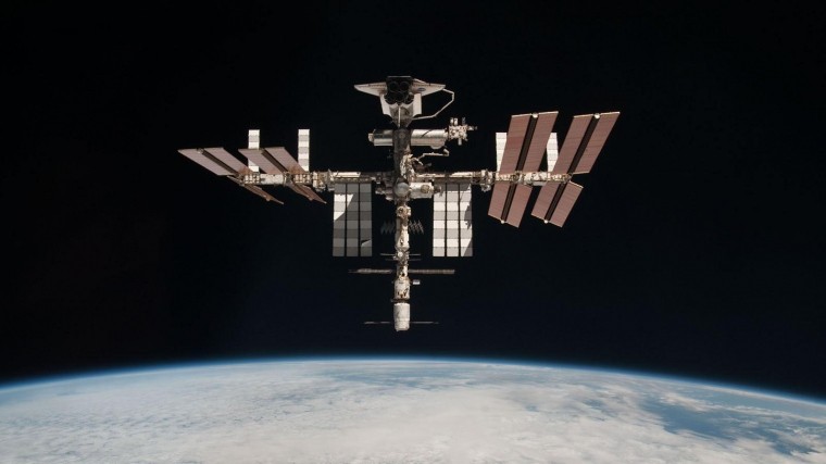 Экипаж МКС борется с утечкой воздуха на пристыкованном «Союзе»