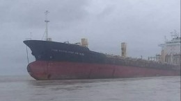 К берегам Мьянмы прибило гигантский корабль-призрак