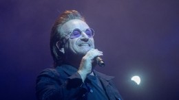 Боно, легендарный вокалист U2, потерял голос во время концерта в Берлине