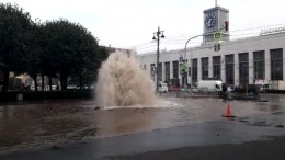 Потоп на площади Ленина в Петербурге сняли на видео