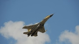 Момент полета Су-35 на минимальной скорости попал на видео