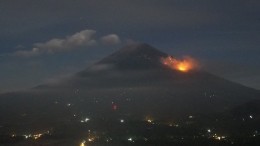 Десятки альпинистов оказались в огненной ловушке на индонезийском вулкане