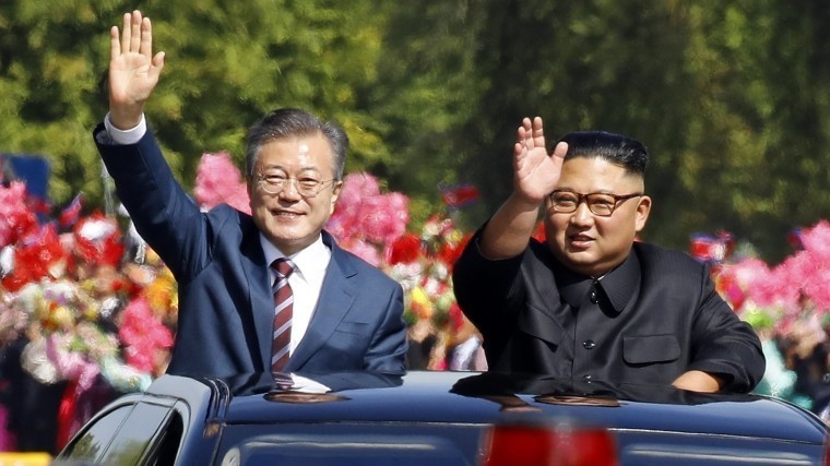 Ким Чен Ын угостил президента Южной Кореи корнями колокольчика