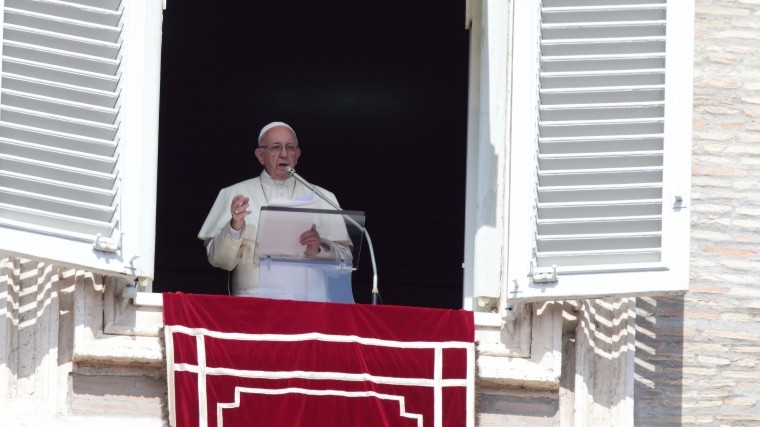 Папа Римский назвал секс «даром божьим» и призвал молодежь готовиться к нему