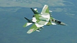Камера засняла фигуры высшего пилотажа из кабины МиГ-29