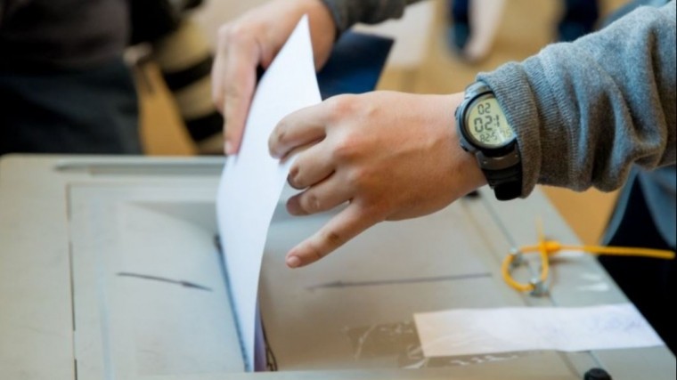 Кандидаты в губернаторы Хабаровского края отдали голоса на участках