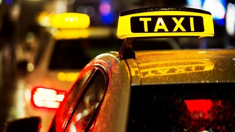 Петербуржцы жалуются на резкий скачок цен в сервисе «Яндекс. Такси» из-за дождя