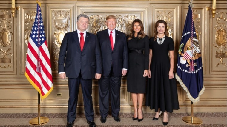Вместо переговоров с Трампом в ООН Порошенко удалось лишь сделать с ним фото