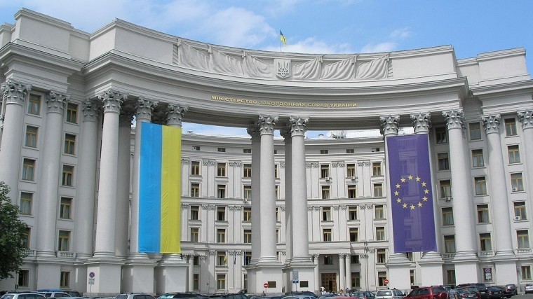 Украина грозится выслать венгерского консула