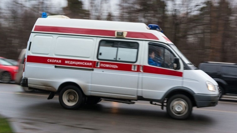 Неадекватный пациент в Новосибирске угнал автомобиль скорой помощи