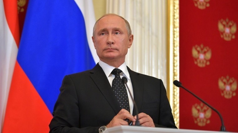 «Пилят сук, на котором сидят» — Путин об утрате доверия к доллару США