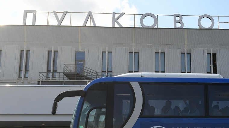Петербуржцы хотят переименовать аэропорт «Пулково» в честь царей или поэтов