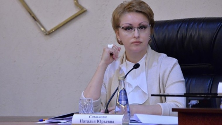 Уволенная министр-миллионерша из Саратовской области получала еще и матпомощь