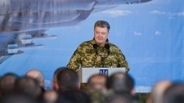 Порошенко спит и видит, как РФ «корчится» из-за украинских военных и автокефалии