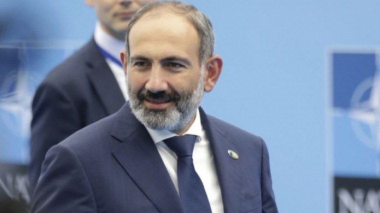 Премьер-министр Армении Пашинян подал в отставку