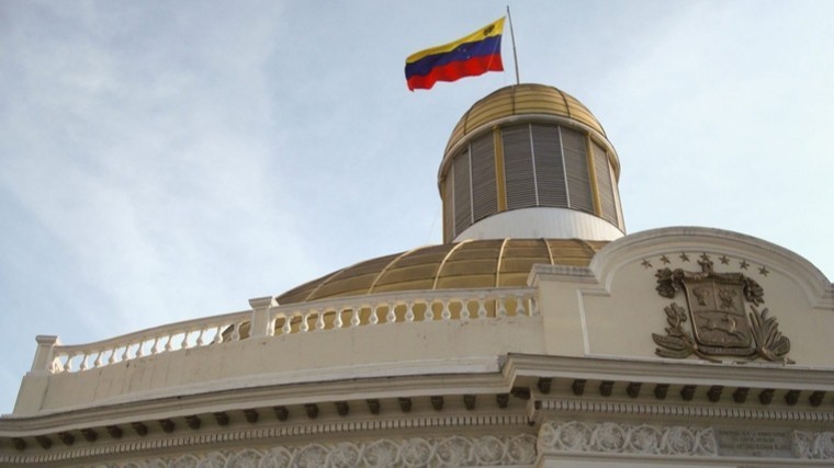 Власти Венесуэлы откажутся от доллара
