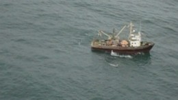 В Якутии продолжаются поиски пассажира перевернувшейся лодки