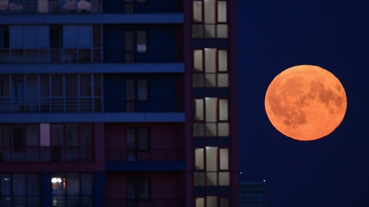 В среду над Москвой взойдет «жизнерадостная» Луна