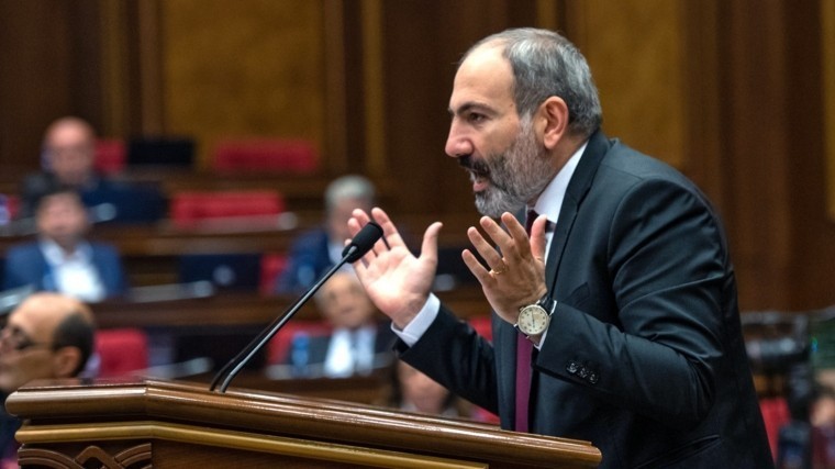 Парламент Армении отклонил кандидатуру Пашиняна на пост премьера
