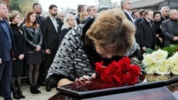 Родственникам погибших в керченском колледже простят долги