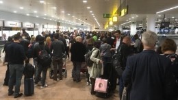 Десятки авиарейсов отменены в Брюсселе, где бастуют сотрудники аэропорта — фото