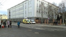 Опубликованы первые фото места взрыва у здания ФСБ в Архангельске