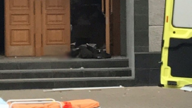 Опубликован снимок погибшего при взрыве у здания ФСБ в Архангельске мужчины