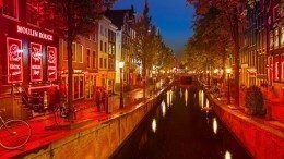 Знаменитый «Квартал красных фонарей» могут убрать из центра Амстердама