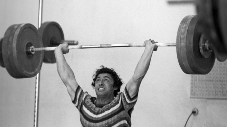Умер советский штангист, поставивший 43 мировых рекорда