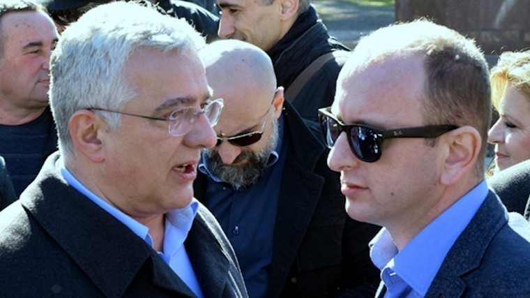 Черногорские оппозиционеры просят помощи России и Европы