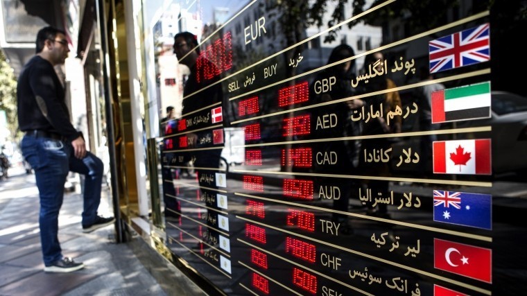 Цены на нефть поползли вниз после вступления в силу санкций против Ирана
